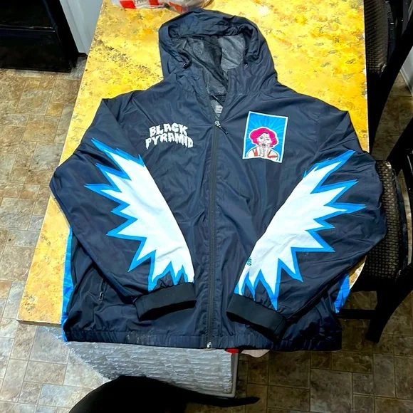 Black Pyramid 2pc nylon zip up hoodie ..with pants - Picture 2 of 5